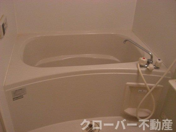 ハピネス村山Ｂの浴室
