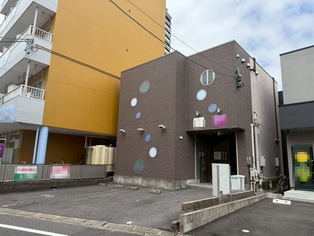 花見小路ビル2階の外観