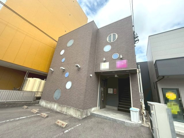 花見小路ビル2階の外観