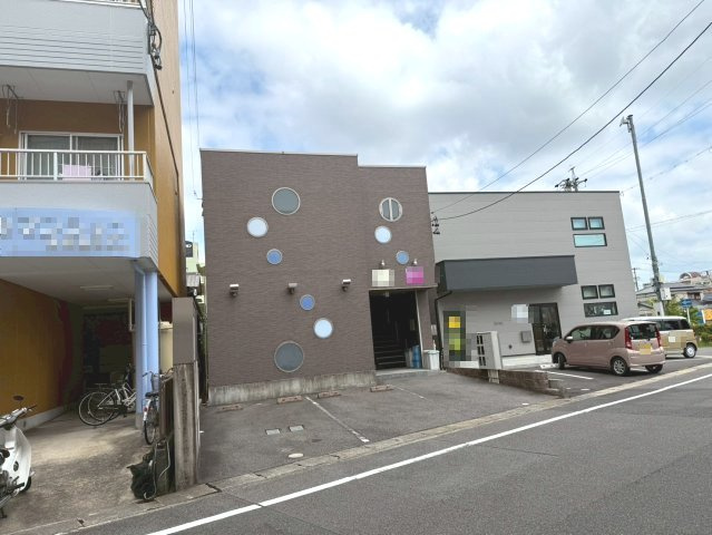 花見小路ビル2階の外観