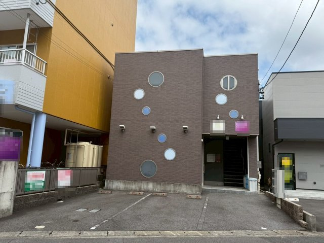 花見小路ビル2階の外観