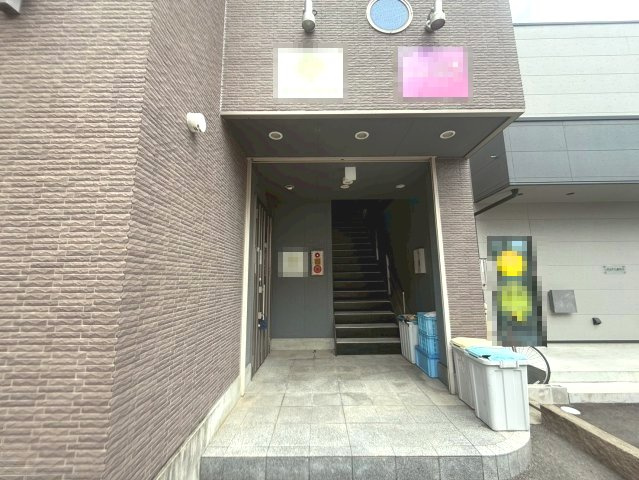 花見小路ビル2階の外観