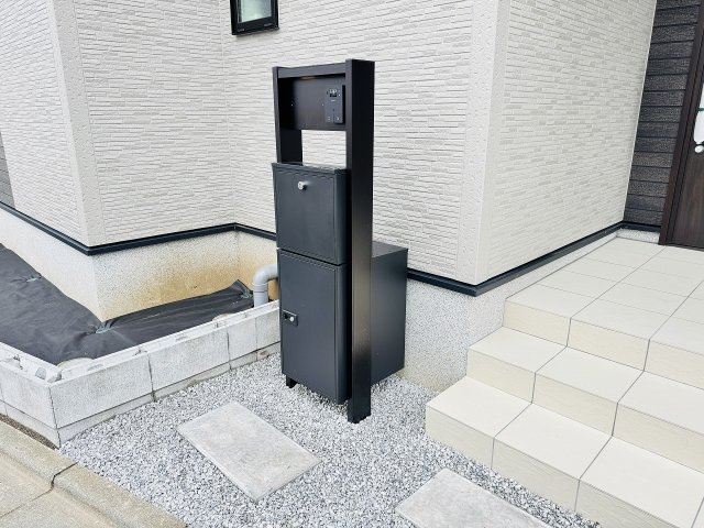 八王子市　犬目町　新築一戸建て　２５ー１期の設備|～不在時の荷物受け取りに大変便利な宅配BOX～