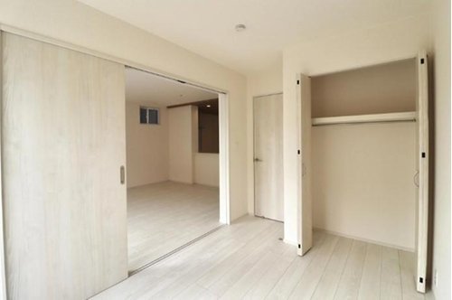 東鳴尾町２丁目新築戸建ての洋室
