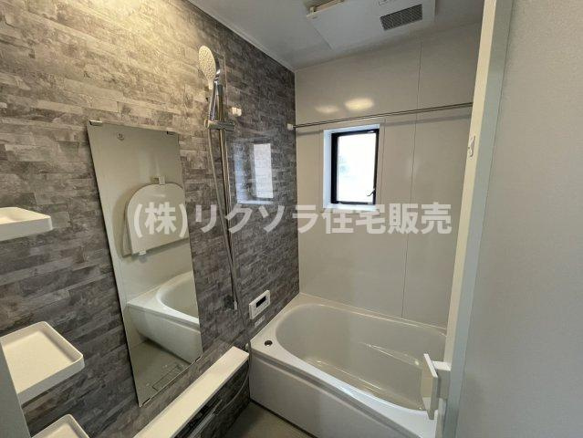 大久保町3丁目　中古一戸建ての浴室|浴室乾燥機付き
■物件内覧・資金計画相談・住宅ローン相談、リフォーム相談、お問合せ受付中■
※当日・翌日のご内覧、ご相談はお電話でのお問合せがスムーズです！