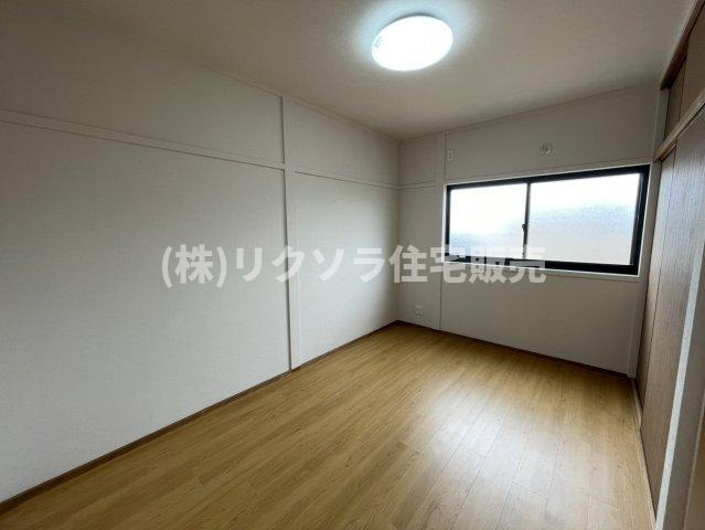 大久保町3丁目　中古一戸建ての洋室|洋室5.0帖
■物件内覧・資金計画相談・住宅ローン相談、リフォーム相談、お問合せ受付中■
※当日・翌日のご内覧、ご相談はお電話でのお問合せがスムーズです！