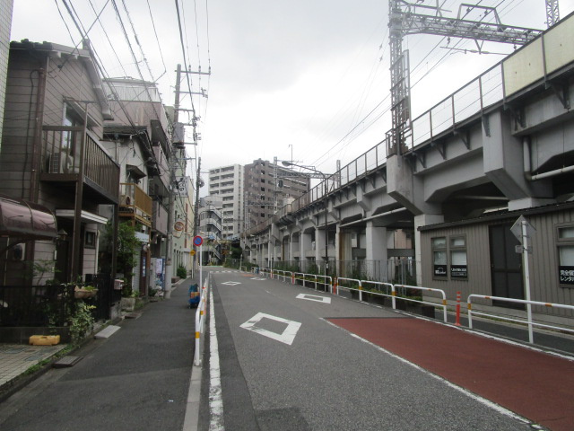 荒川区西日暮里１丁目のビル
