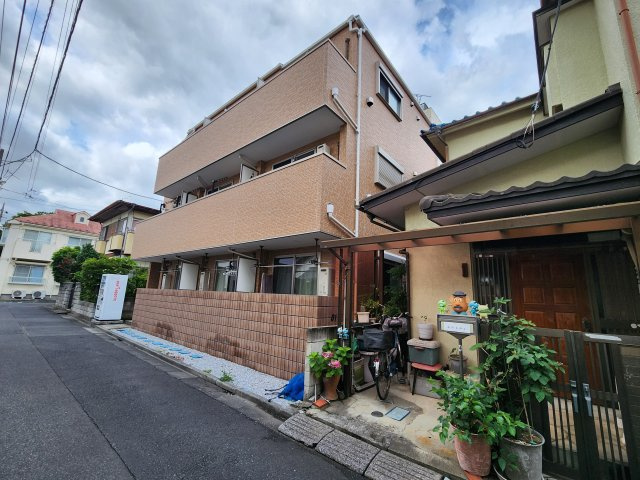 ソレイユ高砂の外観