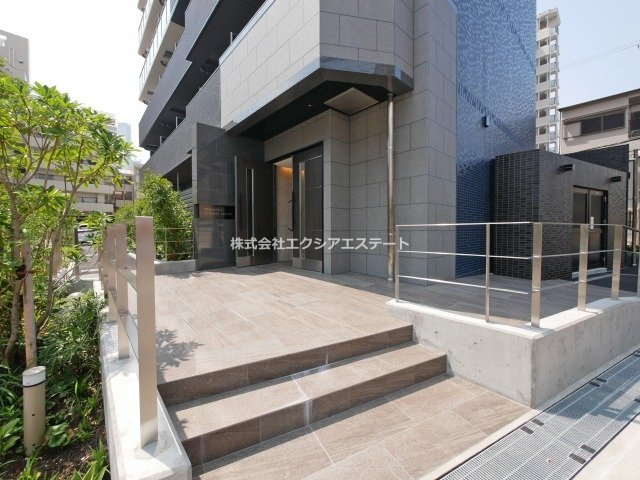 プレサンス天王寺デルニエのエントランス