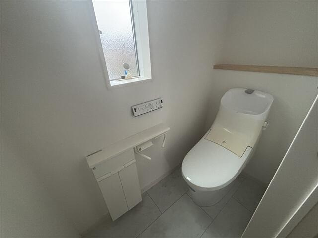 久留米市善導寺町与田　中古戸建のトイレ|清潔感のあるトイレです