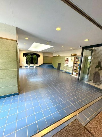インテリジェントシティのその他共用部分|エントランスホール
■物件内覧・資金計画相談・住宅ローン相談、リフォーム相談、お問合せ受付中■
※当日・翌日のご内覧、ご相談はお電話でのお問合せがスムーズです！