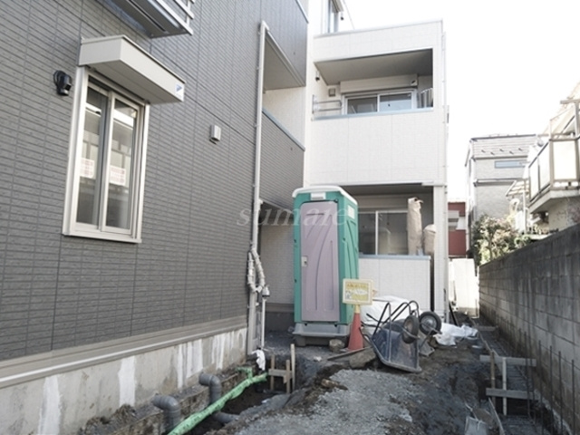 アルビネス東十条のエントランス|こちらが入口です☆