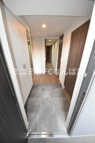 グランセジュール大国町の玄関