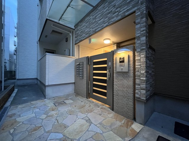 フジパレス我孫子前Ⅱ番館のエントランス
