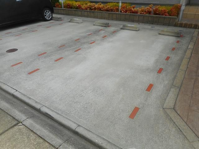 リルシア　エルの駐車場