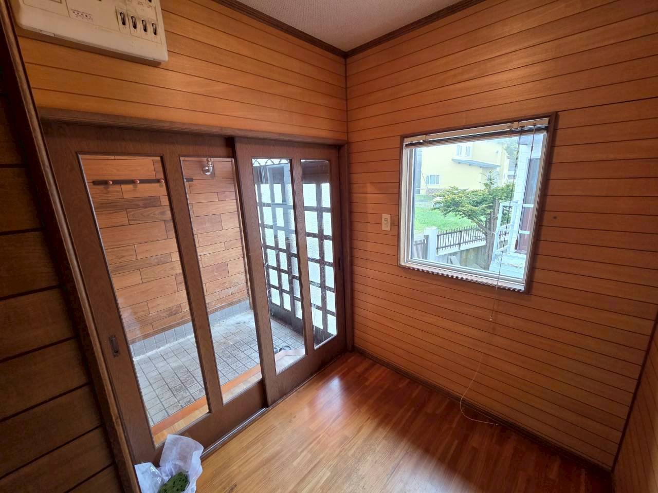 宝町6-9　中古住宅のその他|裏口玄関