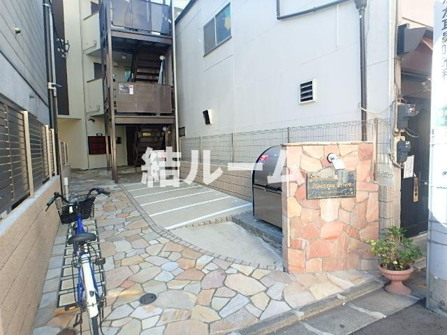 豊島区南長崎３丁目のアパートのエントランス