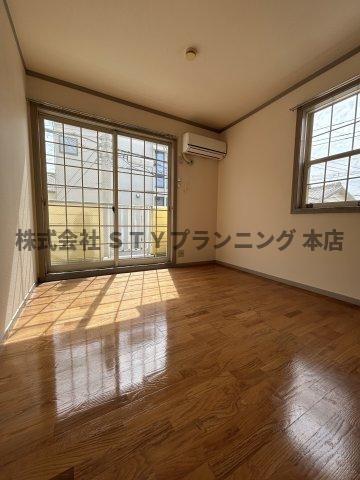 仲介手数料0円！グレイスNFの居間・リビング