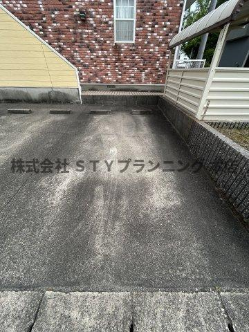 仲介手数料0円！グレイスNFの駐車場