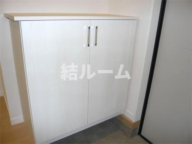練馬区小竹町１丁目のアパートの玄関
