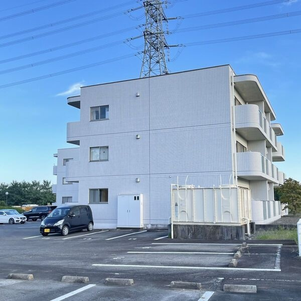 ホワイトホークの外観