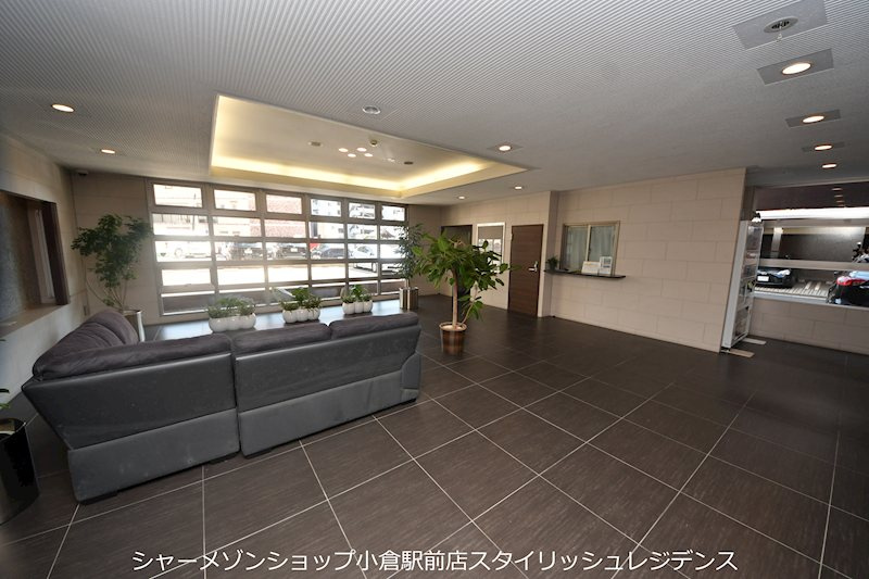 フェリシエ三萩野のロビー