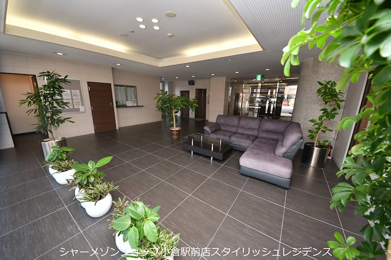 フェリシエ三萩野のロビー