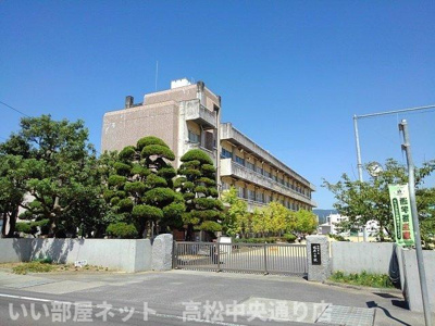 【周辺】 | カーサ・フィオーレＣ | 丸亀市立城辰小学校まで1300m