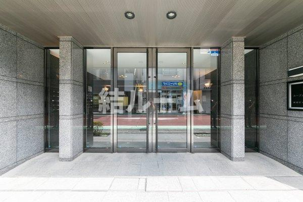 新宿区水道町の賃貸マンションのエントランス