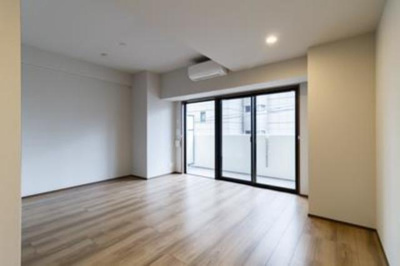 【居間・リビング】 | リバーパーク門前仲町 | ※写真は同タイプ住戸です。