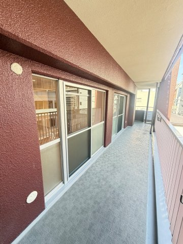 朝日プラザ梅田東パートⅠのバルコニー|暖かな日差しのふりそそぐバルコニー
