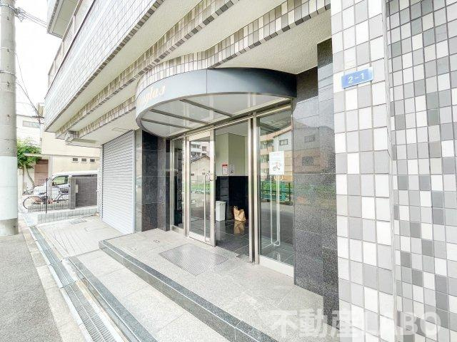 ダグラス鷹合のエントランス