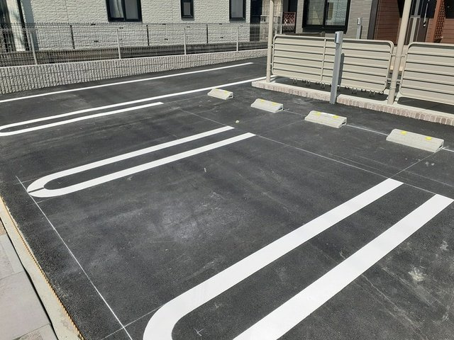 プチシャルダンＢの駐車場