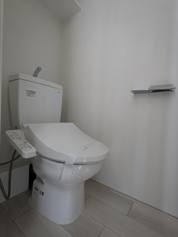 ザハウス中野坂上Ⅱのトイレ|ゆったりとした空間のトイレです