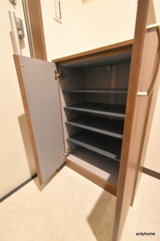 プルメリア江坂　仲介手数料無料の収納