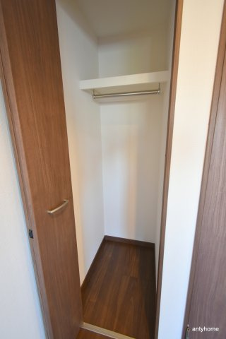 プルメリア江坂　仲介手数料無料の収納