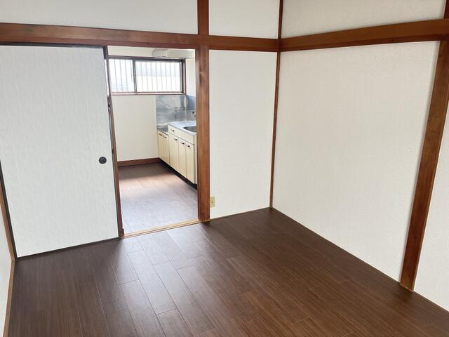 コーポ平田の洋室