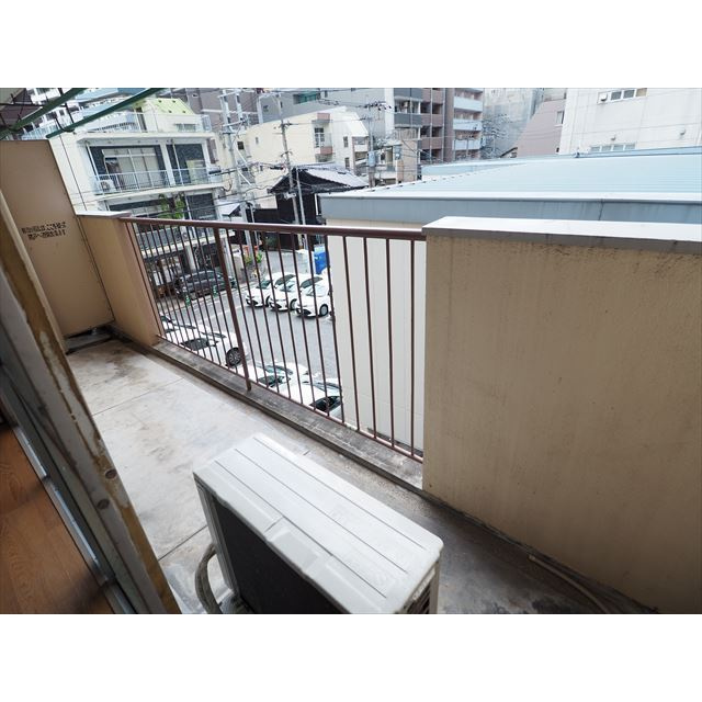 第二友栄ビルのバルコニー