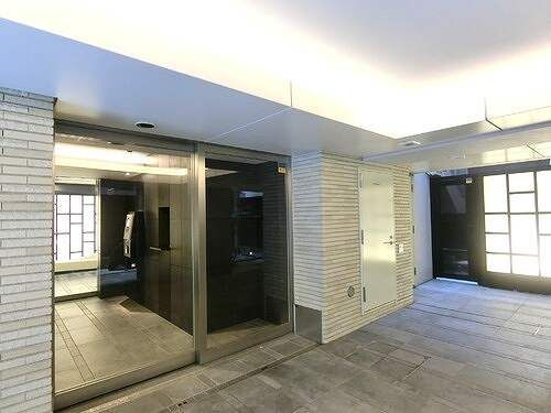 ライオンズ千代田岩本町ミレスのロビー