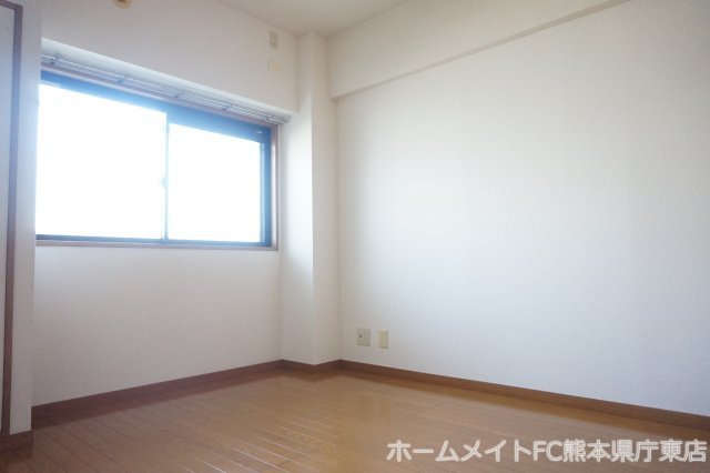 熊本市南区出仲間４丁目の賃貸マンションの内装