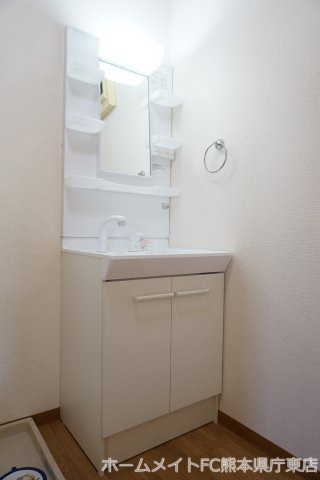 熊本市南区出仲間４丁目の賃貸マンションの独立洗面台|※現況優先