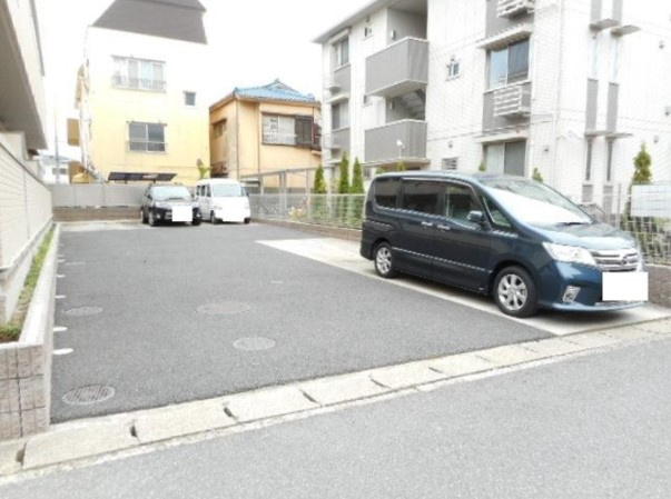 エスポワールの駐車場