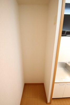 【内装】 | グランパレ | 冷蔵庫スペース
