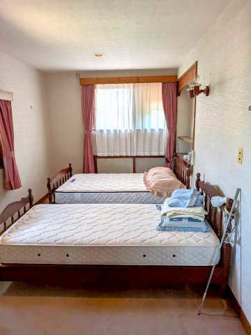 茨城県水戸市赤塚2丁目　中古戸建の洋室|２階洋室11帖　寝室スペースも広くくつろぎ易い