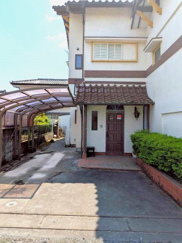 茨城県水戸市赤塚2丁目　中古戸建のその他|玄関隣り駐車場