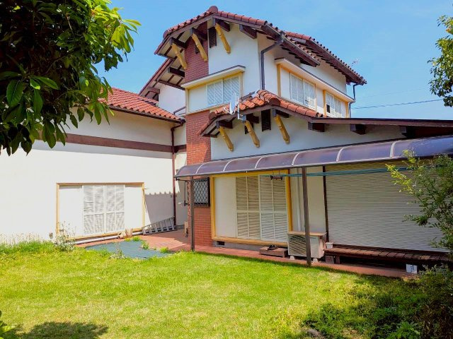 茨城県水戸市赤塚2丁目　中古戸建の庭|お庭が付いています
