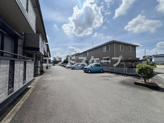 プリムローズ三本木　Cの駐車場|高崎、前橋のお部屋探しはエンドスケープまで！お客様の理想お聞かせ下さい♪