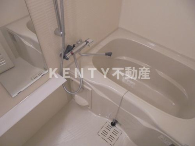 【浴室】 | ＫＤＡ ＳＨＩＮＡＧＡＷＡ ＯＳＡＫＩ | コンパクトで使いやすいお風呂です