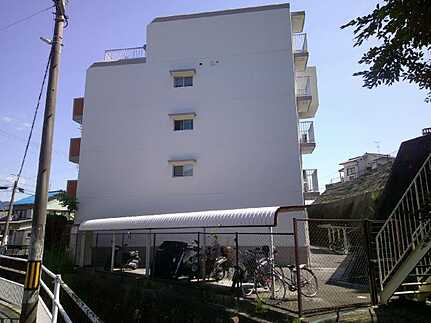エメラルドマンション船越の外観