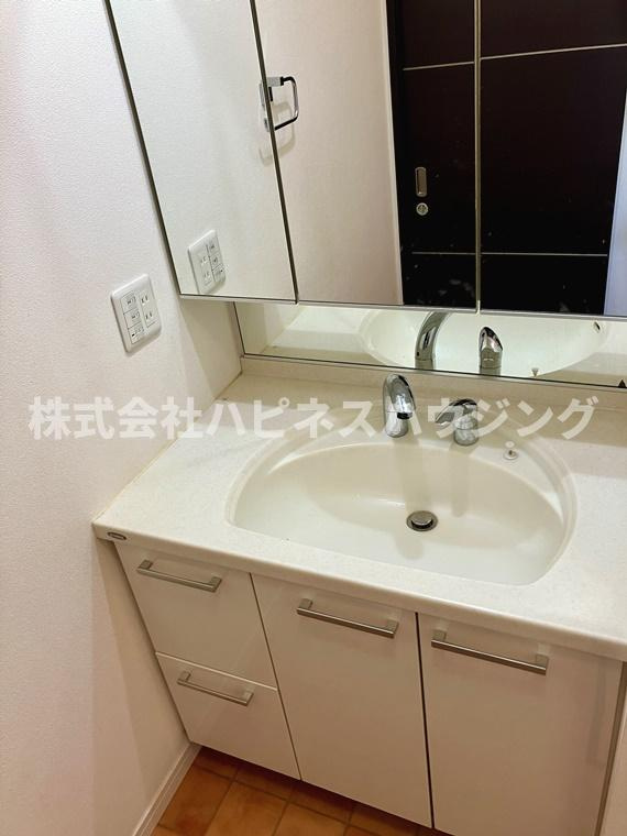 手賀の杜戸建の洗面所|脱衣スペースもあります